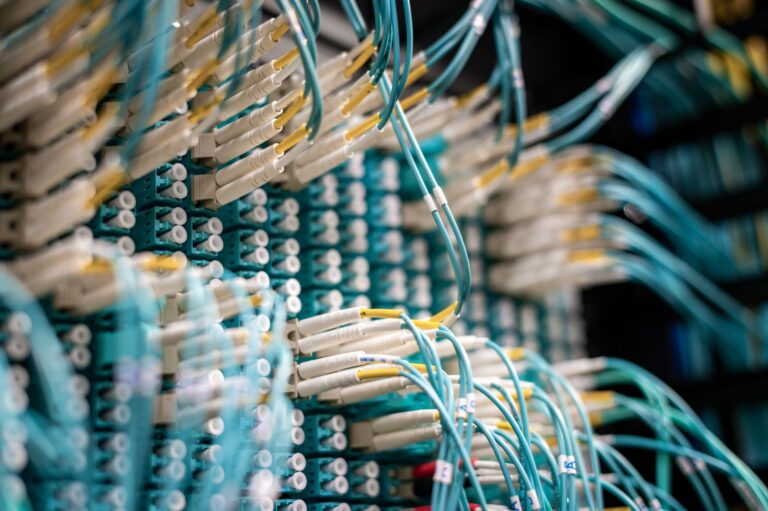 Cardiff cleanrooms take on the challenge of making light-based AI switches
